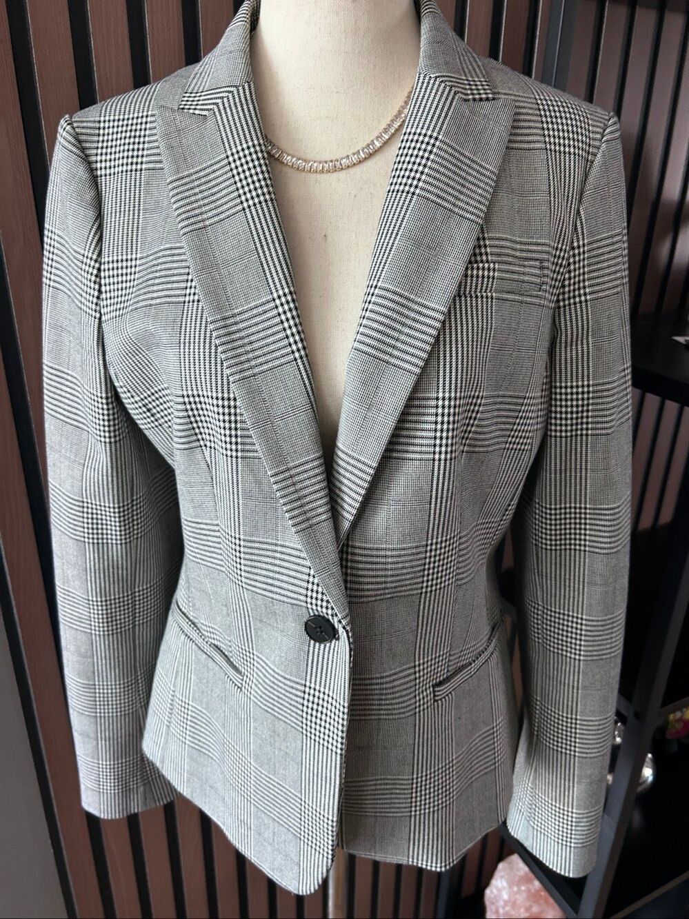 Banana Republic Black and Gray Glen Plaid Classic Fit Jacket Blazer Sz 6